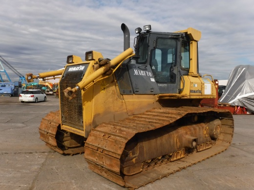 D65PX - 15E0 - 70048